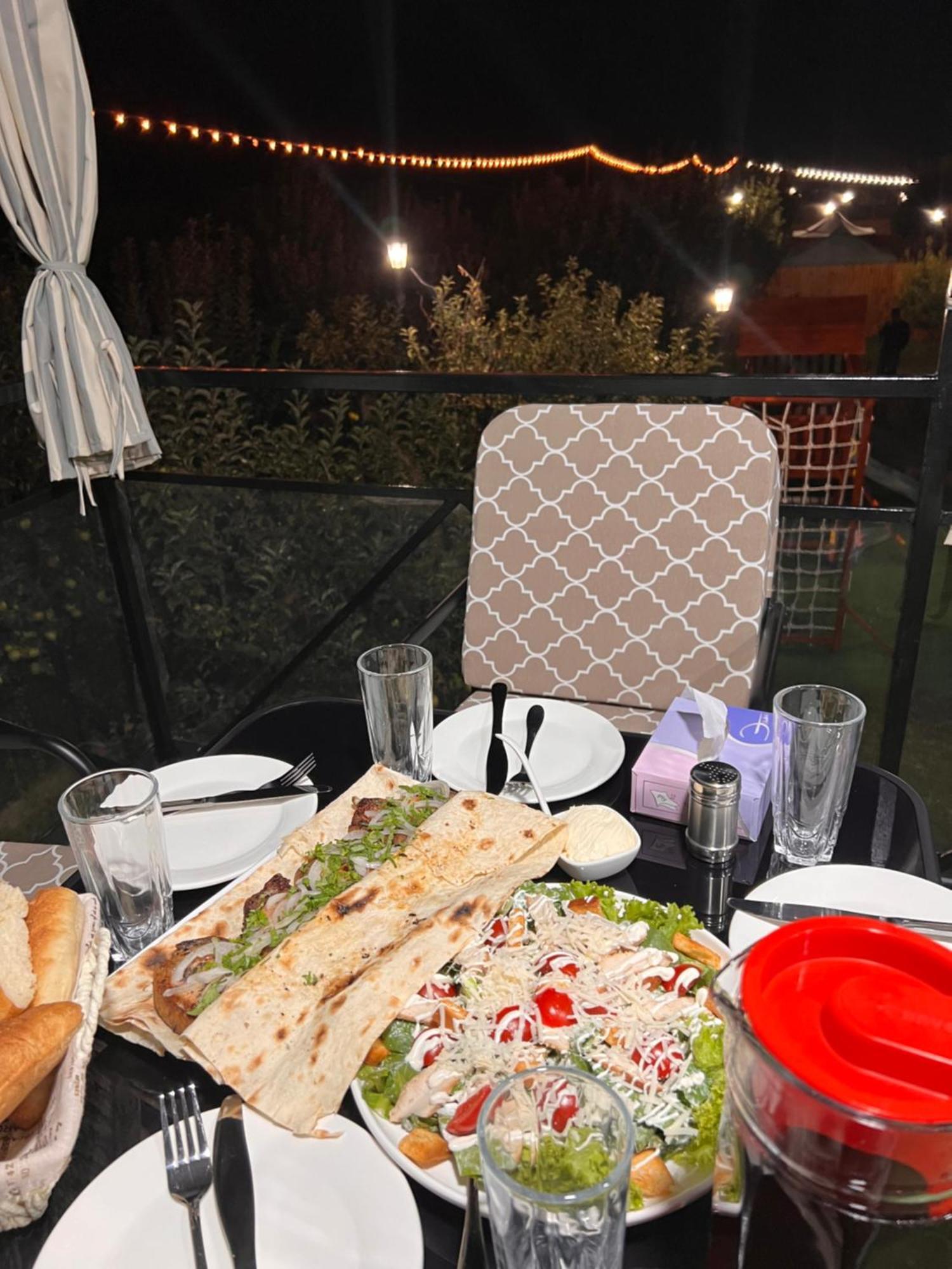 Hidden Garden Resort Гарни Экстерьер фото