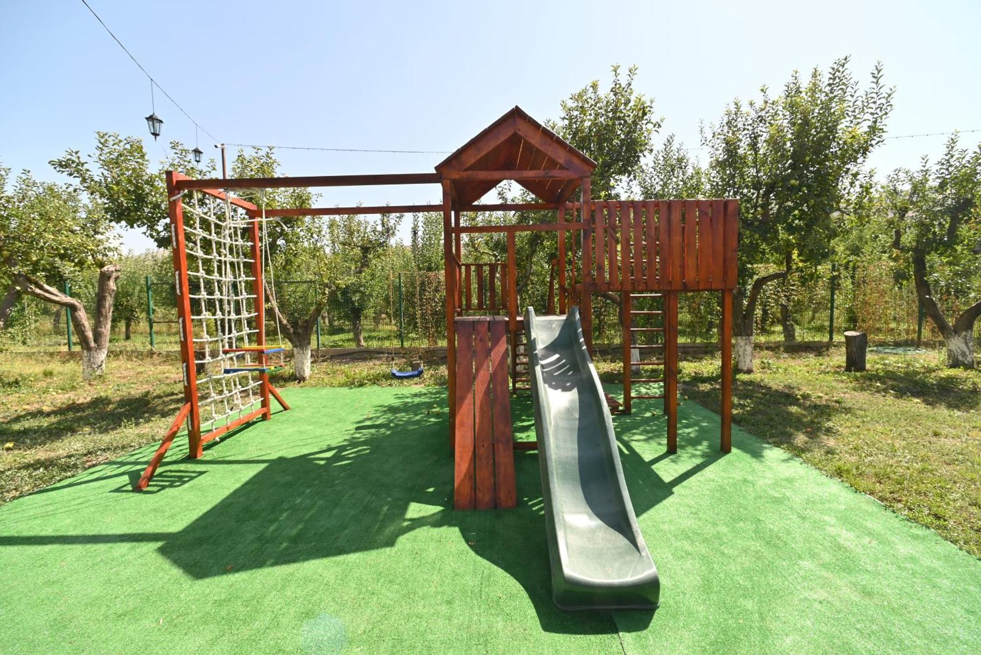 Hidden Garden Resort Гарни Экстерьер фото