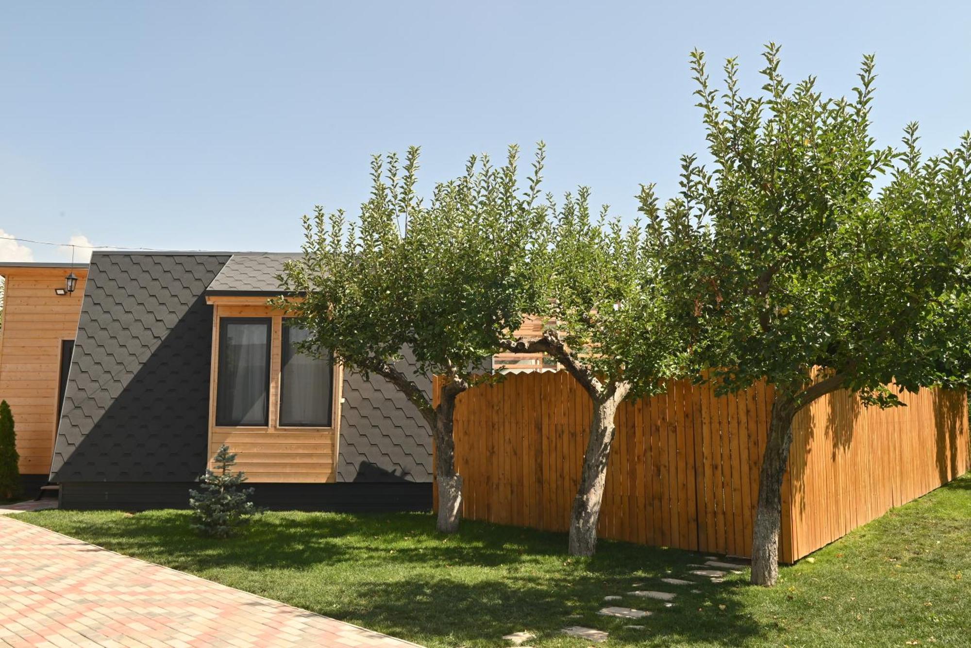 Hidden Garden Resort Гарни Экстерьер фото