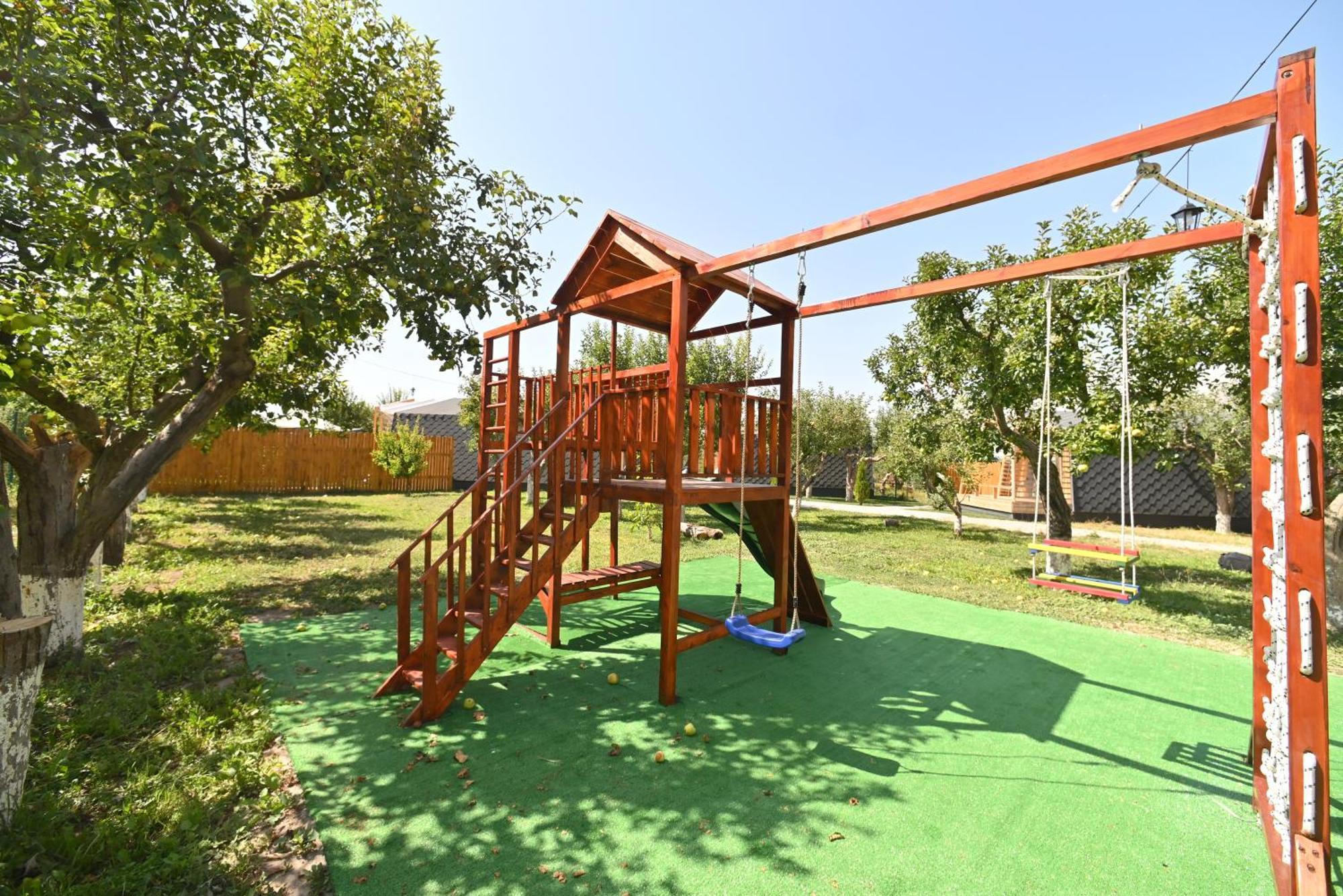 Hidden Garden Resort Гарни Экстерьер фото