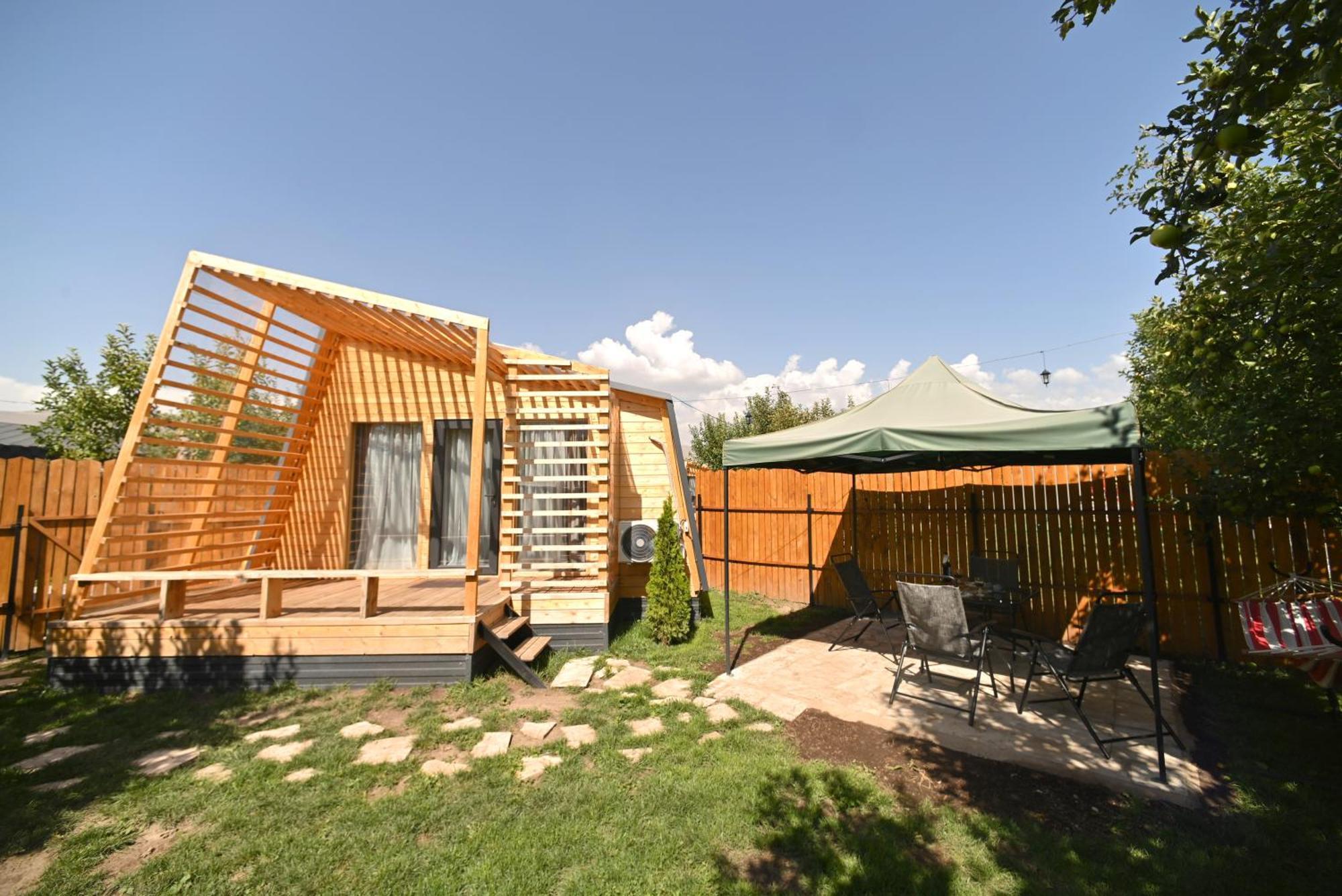 Hidden Garden Resort Гарни Экстерьер фото