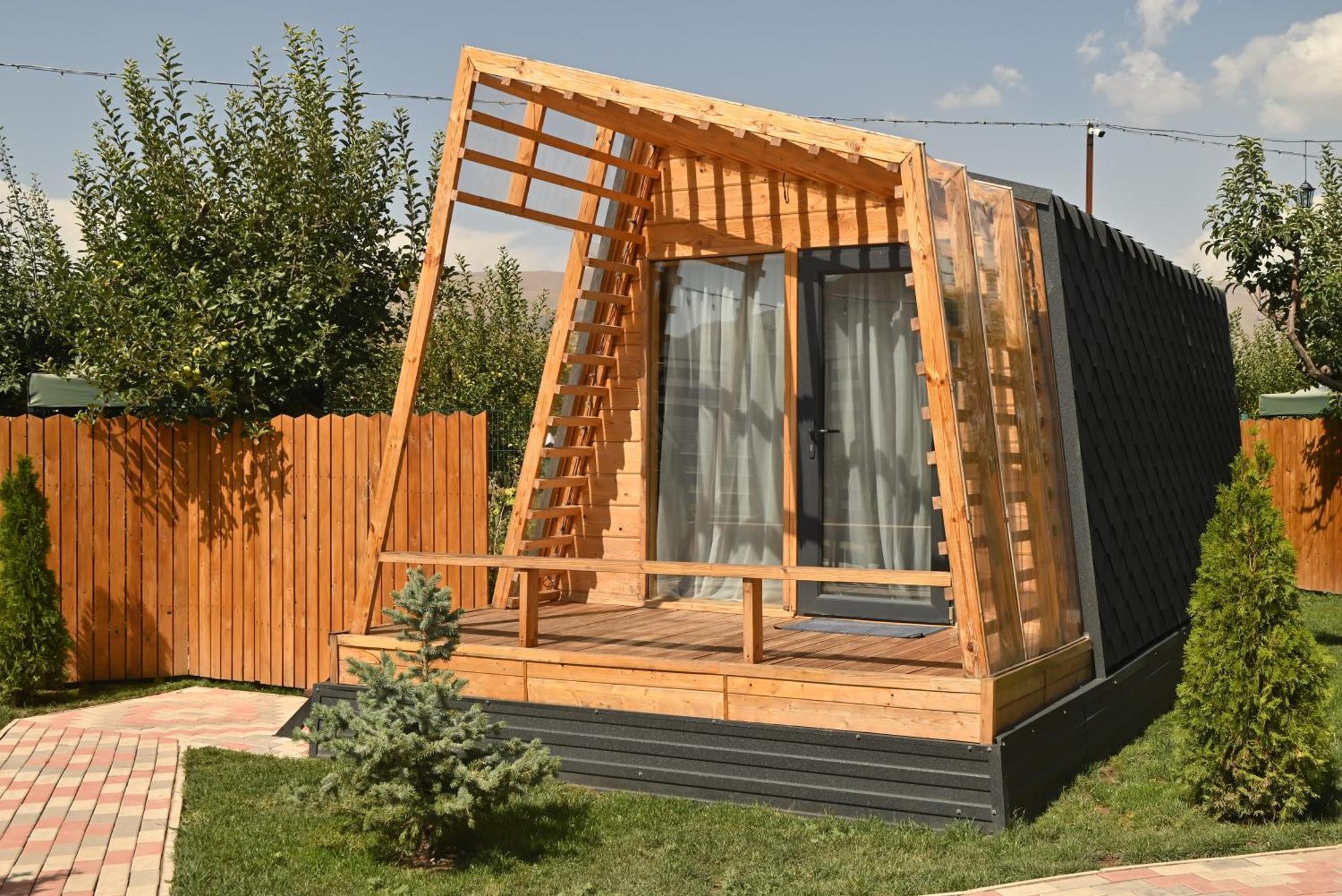 Hidden Garden Resort Гарни Экстерьер фото